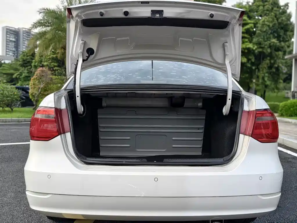 Volkswagen Jetta — миниатюра 16
