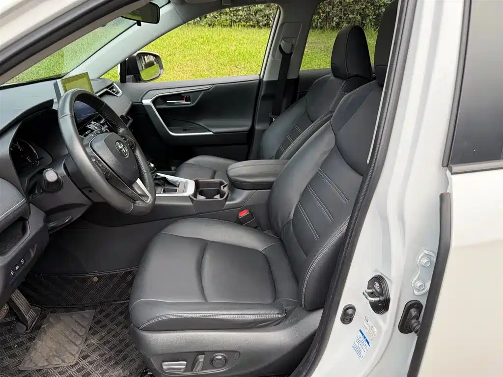 Toyota RAV4 2022 2.0L CVT Plus