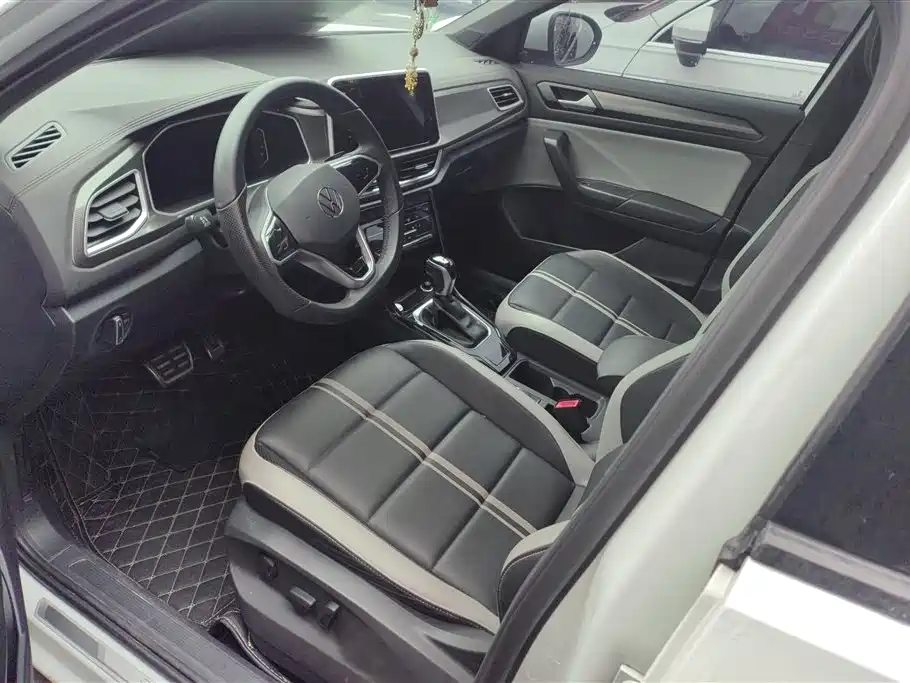 VOLKSWAGEN T ROC EXPLORING SONGS