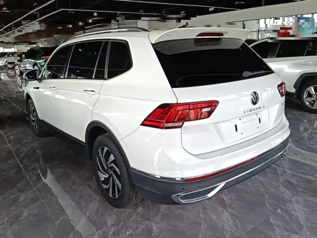 Volkswagen Tiguan L — миниатюра 5