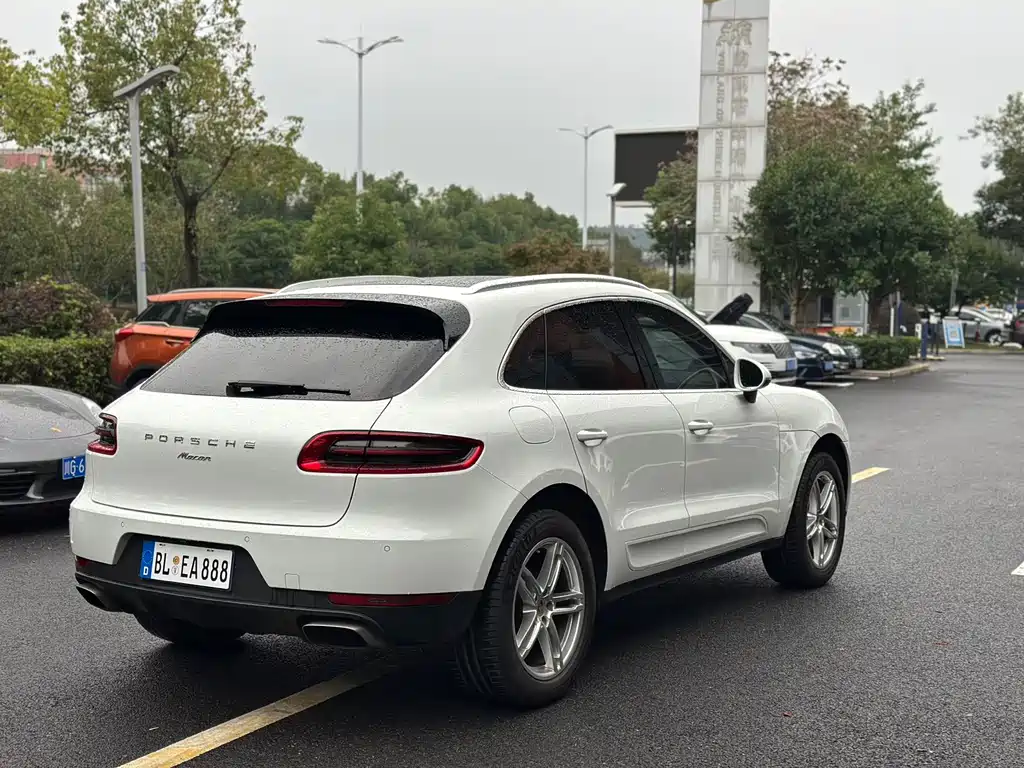 Porsche Macan — миниатюра 6