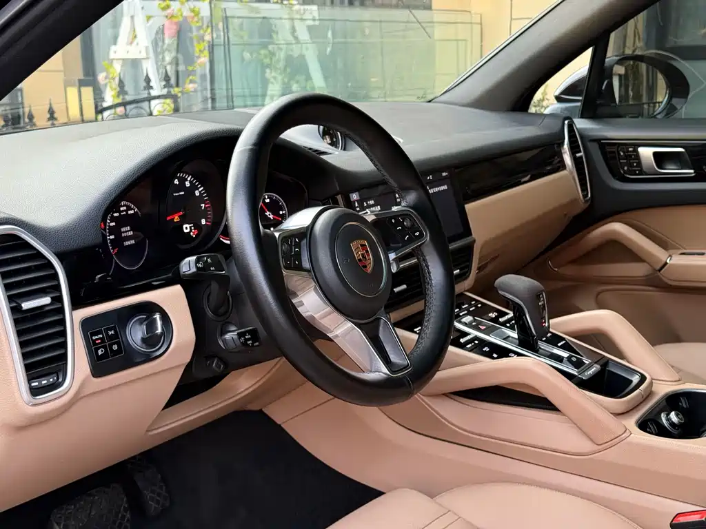PORSCHE CAYENNE