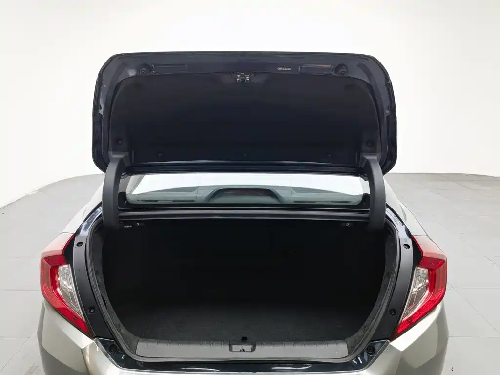 Honda Civic — миниатюра 16