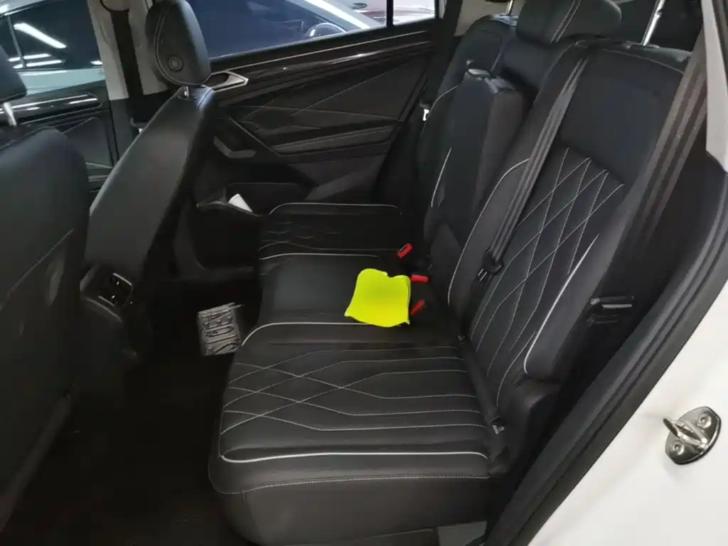 Volkswagen Tiguan L — миниатюра 17