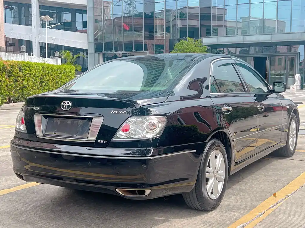 Toyota Reiz — миниатюра 4