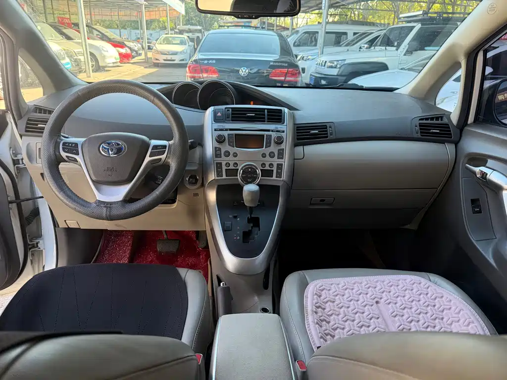 Toyota Verso — миниатюра 7