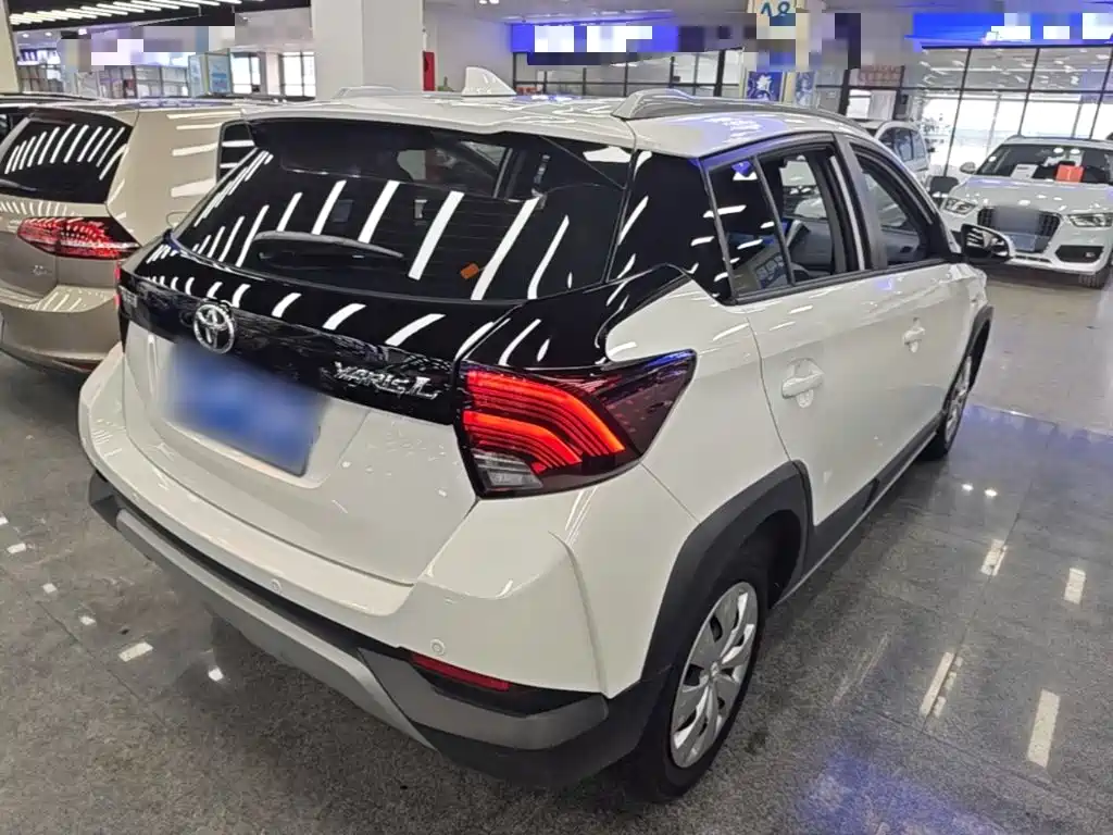 Toyota Yaris L — миниатюра 7