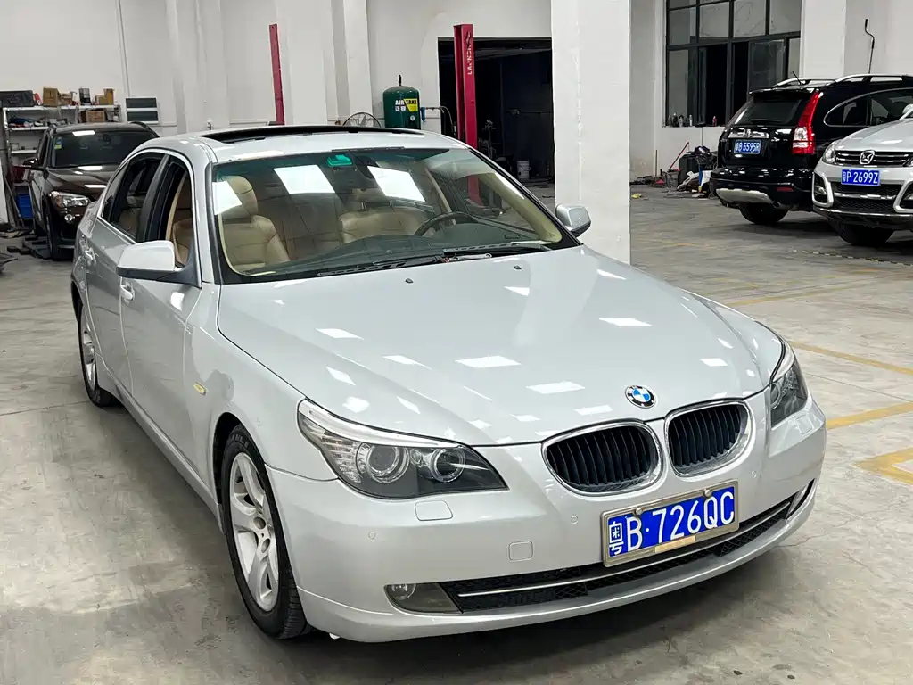 BMW 5 Series — миниатюра 3