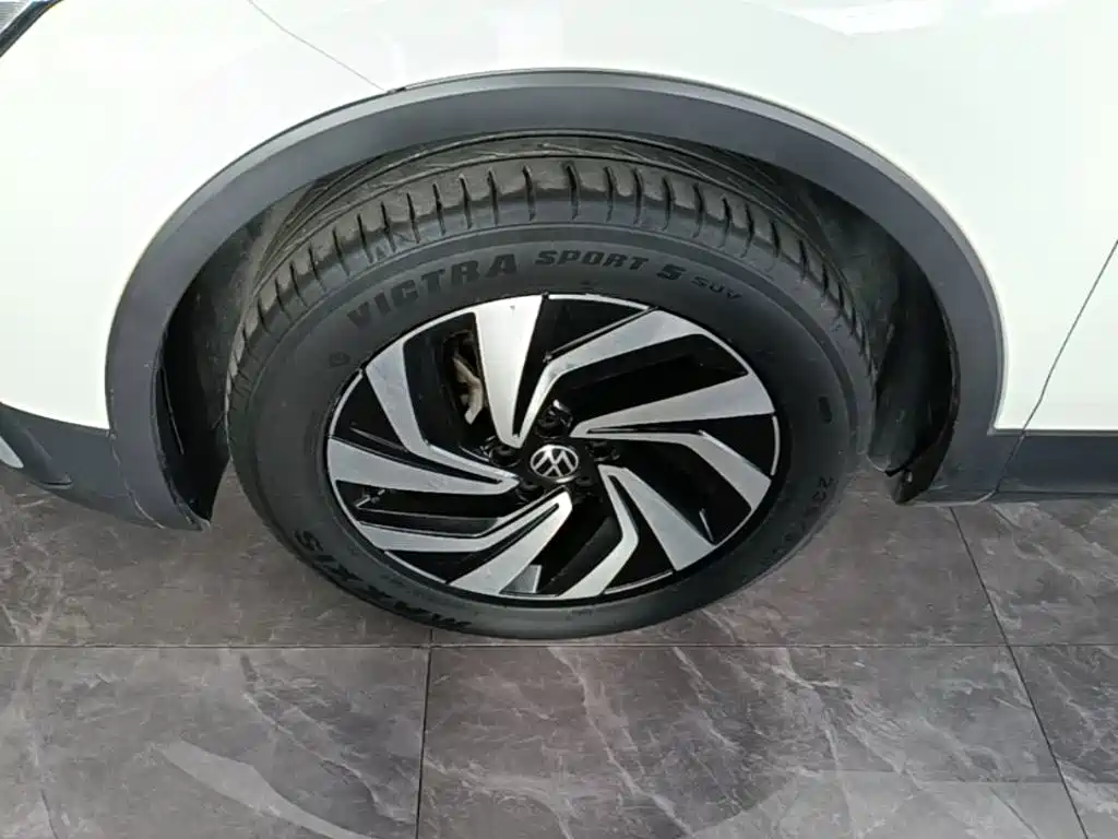 Volkswagen Tiguan L — миниатюра 23