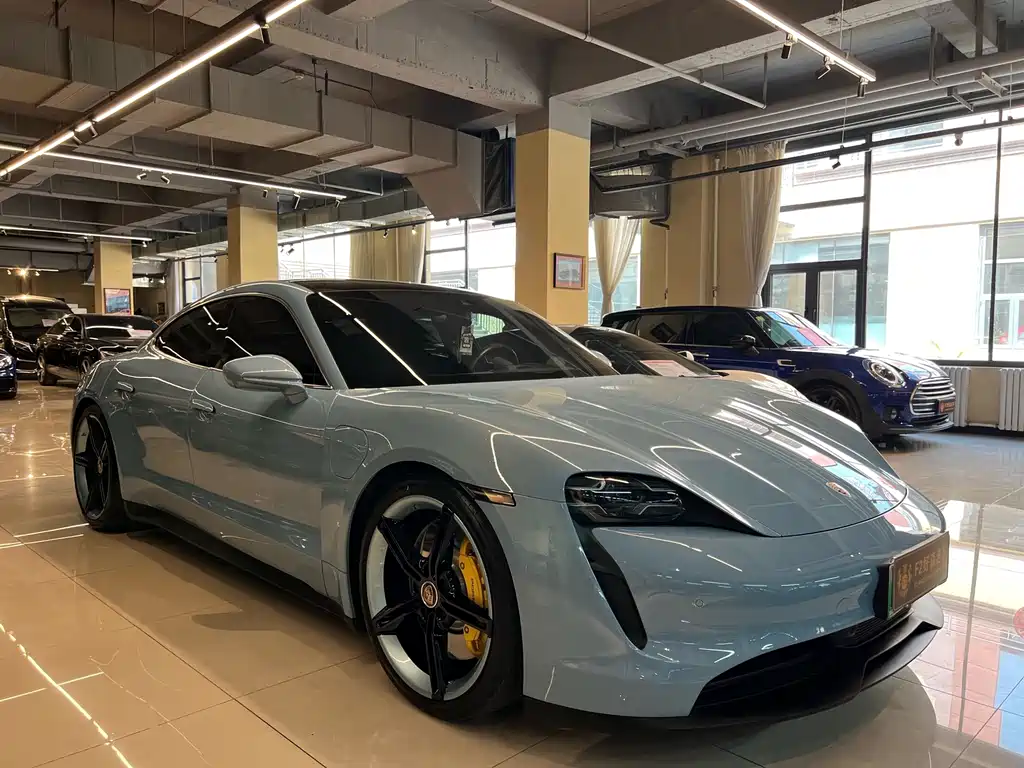 Porsche Taycan — миниатюра 3