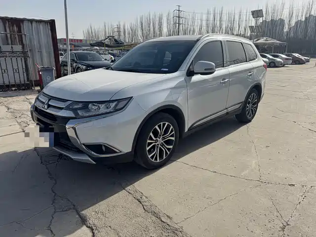 MITSUBISHI OUTLANDER 2017