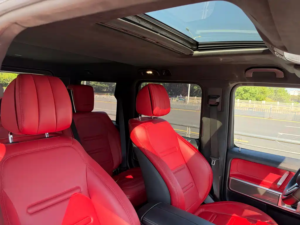 Mercedes-Benz G-Class — миниатюра 12