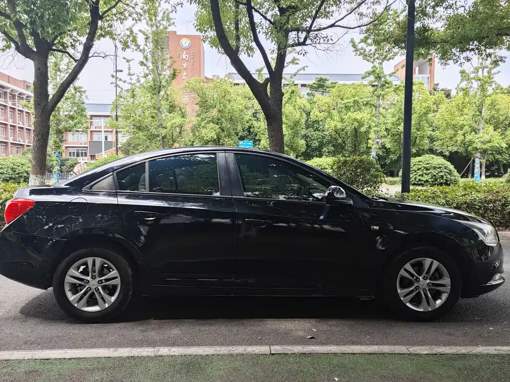 Chevrolet Cruze — миниатюра 4
