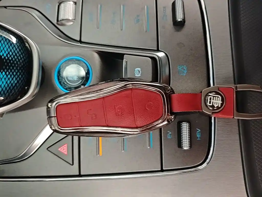BYD Tang New Energy — миниатюра 9