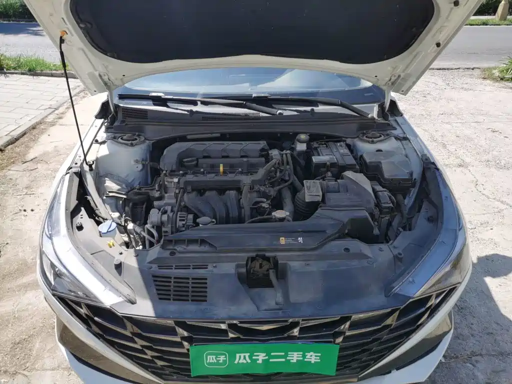 Hyundai Elantra — миниатюра 16