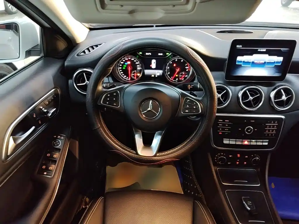 Mercedes-Benz GLA — миниатюра 11