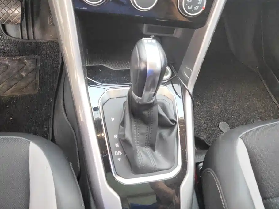 Volkswagen T-Roc — миниатюра 15