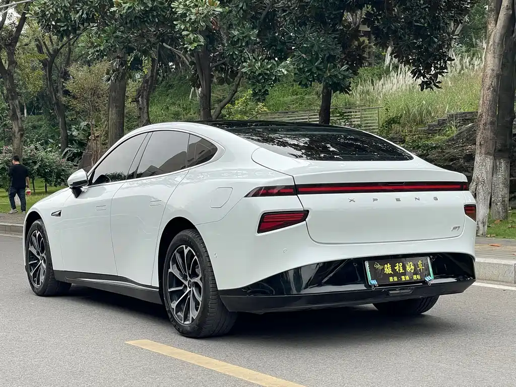 XPeng P7 — миниатюра 5