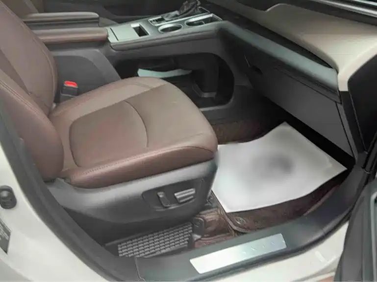 Toyota Granvia — миниатюра 5