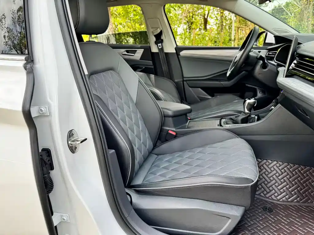 Volkswagen Sagitar — миниатюра 15