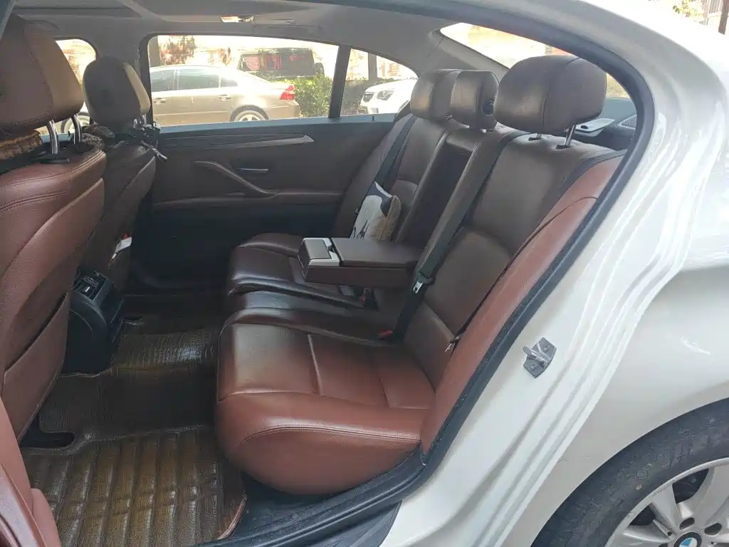 BMW 5 Series — миниатюра 15