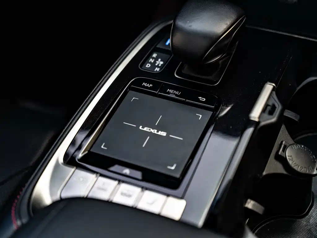 Lexus LS — миниатюра 17