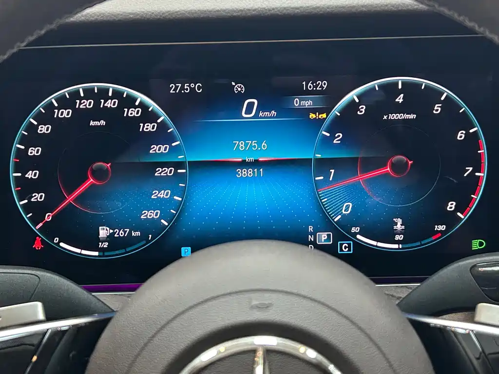 Mercedes-Benz E-Class — миниатюра 22