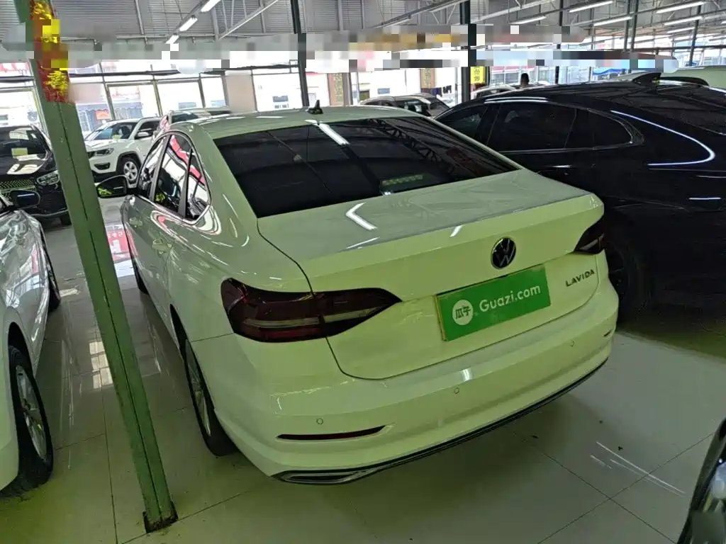 Volkswagen Lavida — миниатюра 5