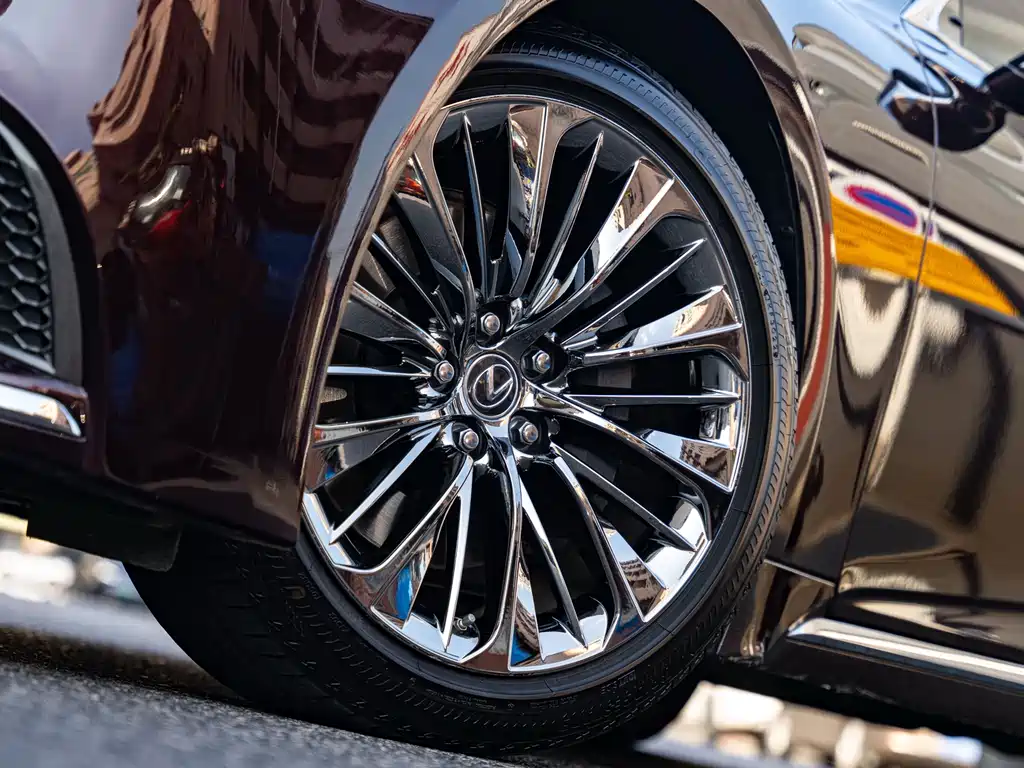 Lexus LS — миниатюра 6