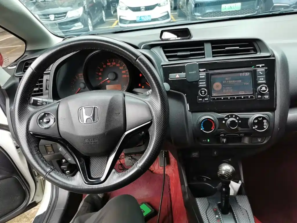 Honda Fit — миниатюра 10