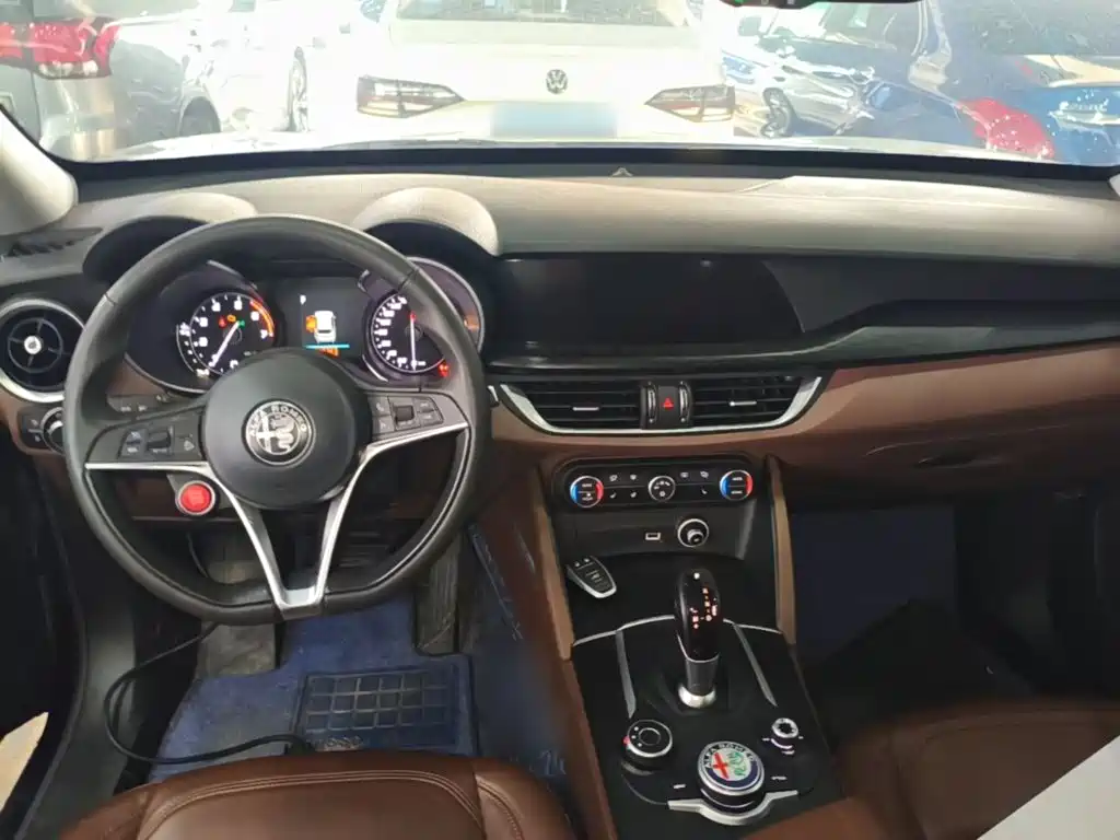 Alfa Romeo Stelvio — миниатюра 10