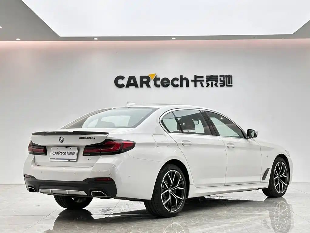 BMW 5 Series — миниатюра 5