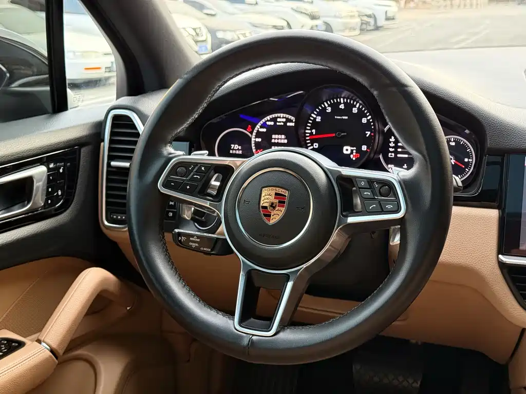 PORSCHE CAYENNE