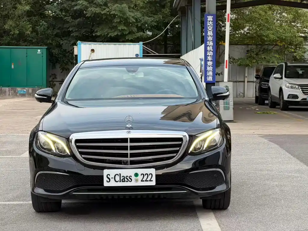 Mercedes-Benz E-Class — миниатюра 2