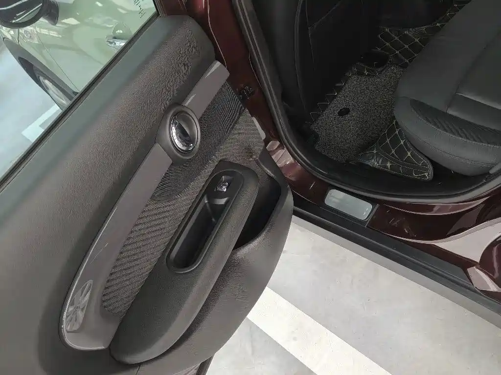 MINI Mini Clubman — миниатюра 7