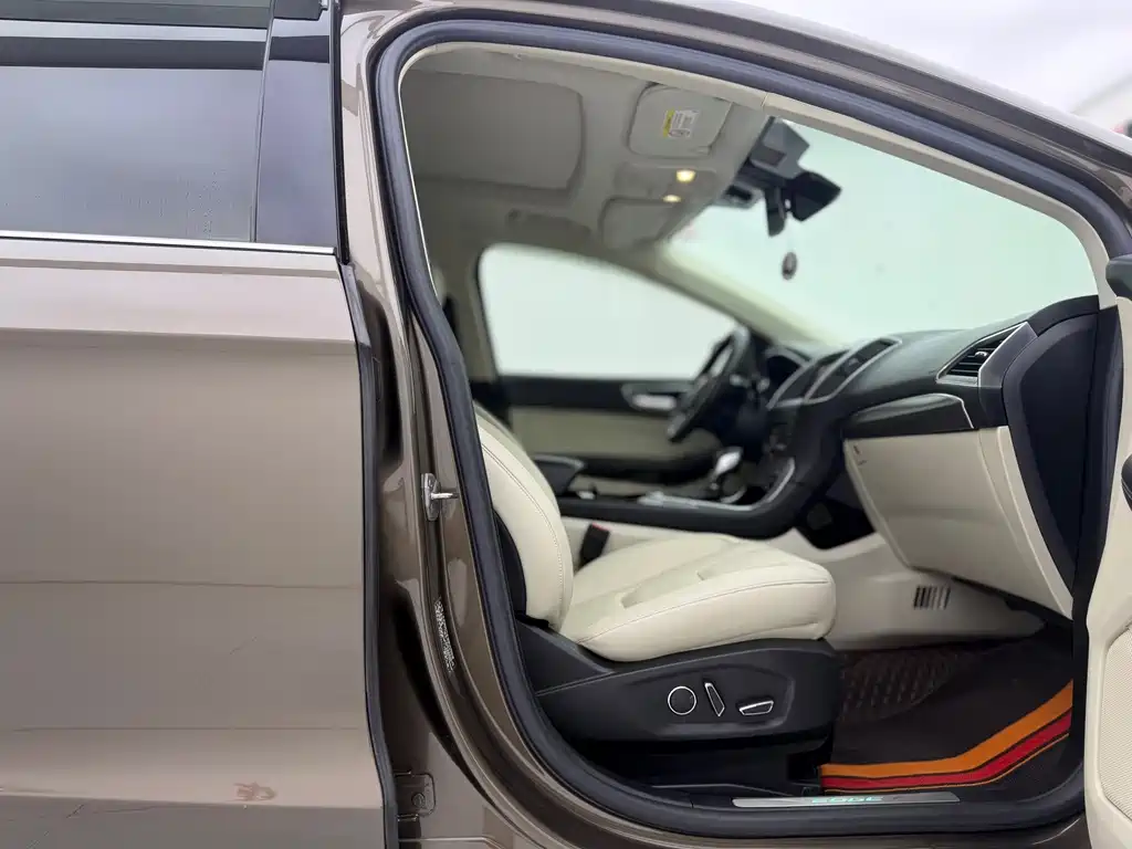 Ford Edge — миниатюра 10