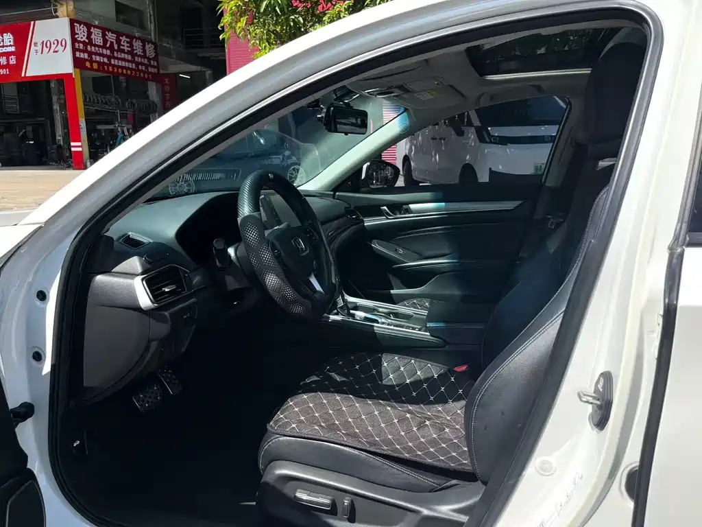 Honda Accord — миниатюра 7