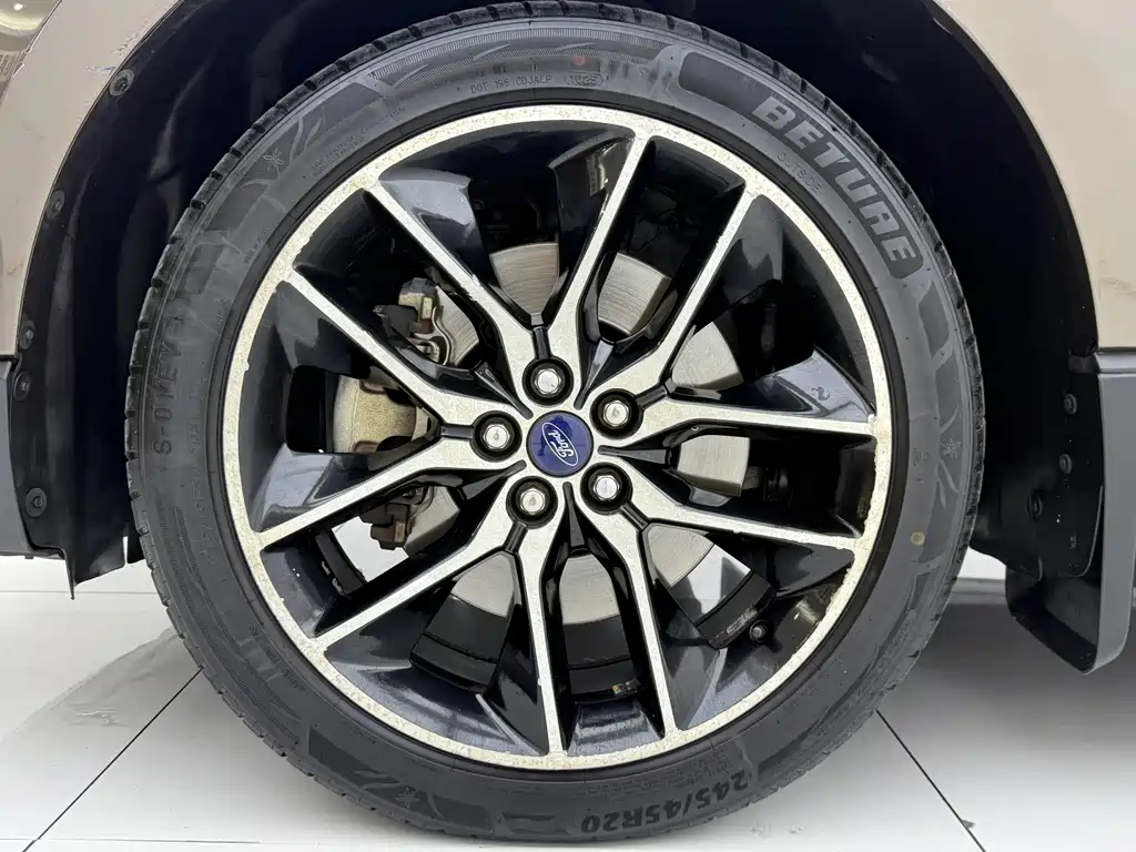 Ford Edge — миниатюра 18