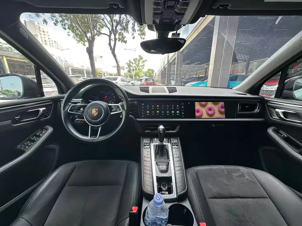 Porsche Macan — миниатюра 4
