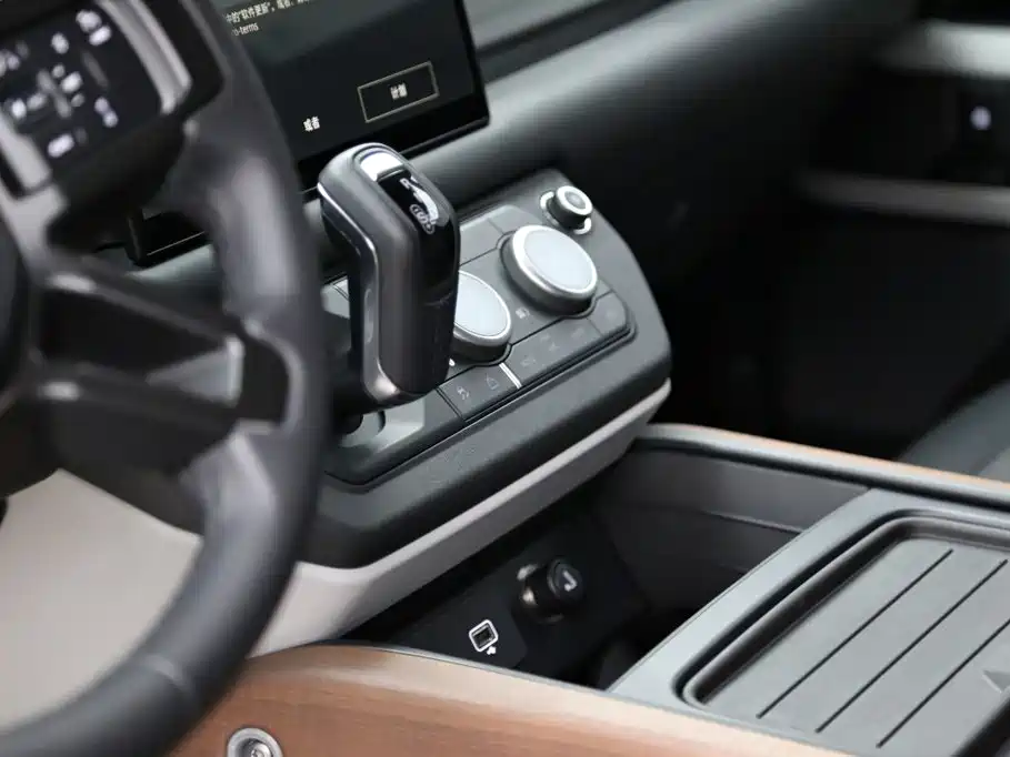 Land Rover Defender — миниатюра 14