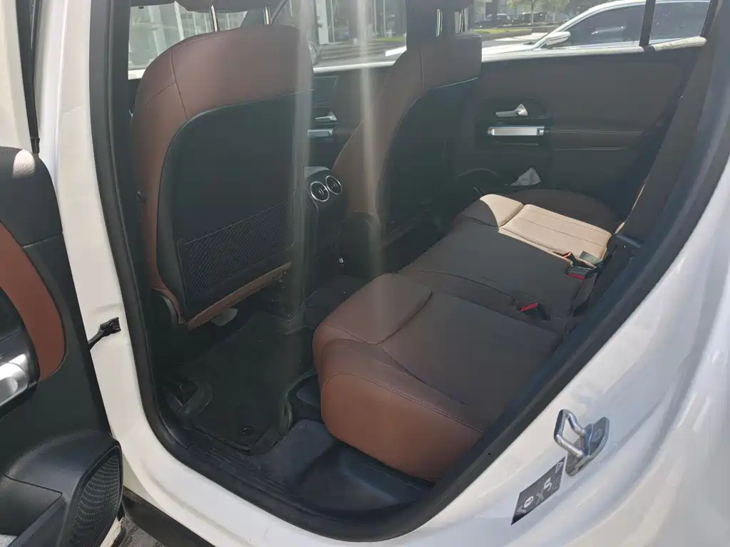 Mercedes-Benz GLB — миниатюра 7