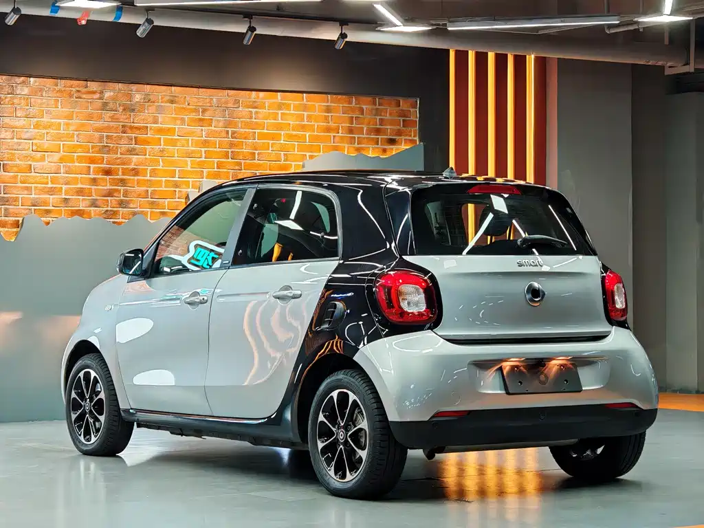SMART FORFOUR