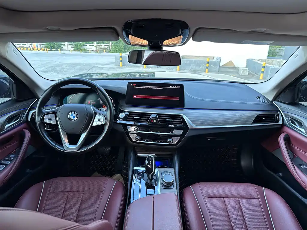 BMW 5 Series — миниатюра 6