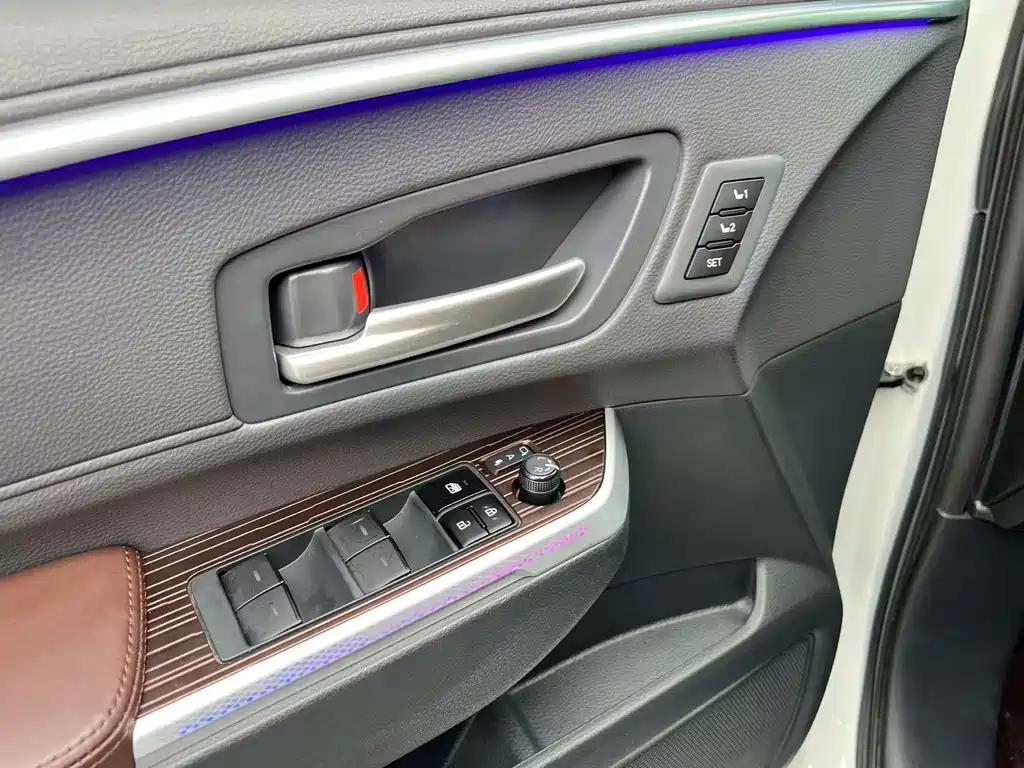 Toyota Granvia — миниатюра 21