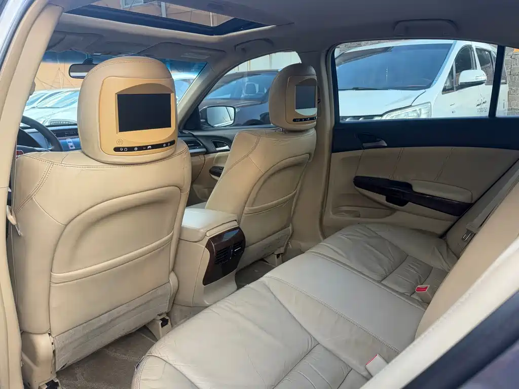 Honda Accord — миниатюра 10