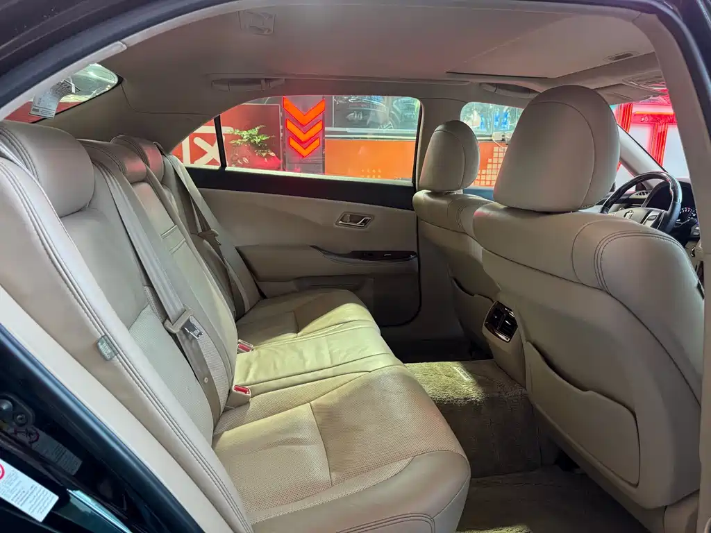 Toyota Crown — миниатюра 11