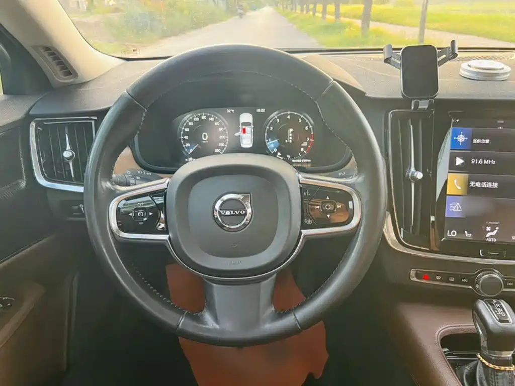 Volvo S90 — миниатюра 15