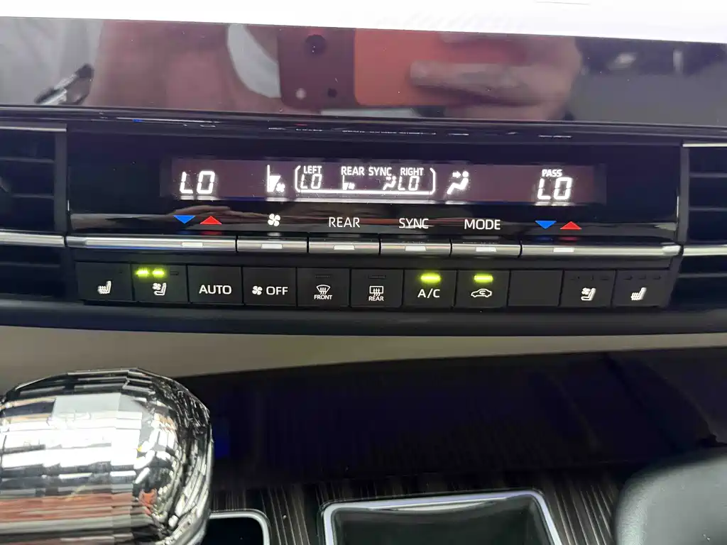 Toyota Sienna — миниатюра 9