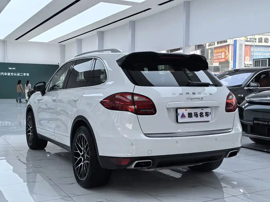 Porsche Cayenne — миниатюра 13