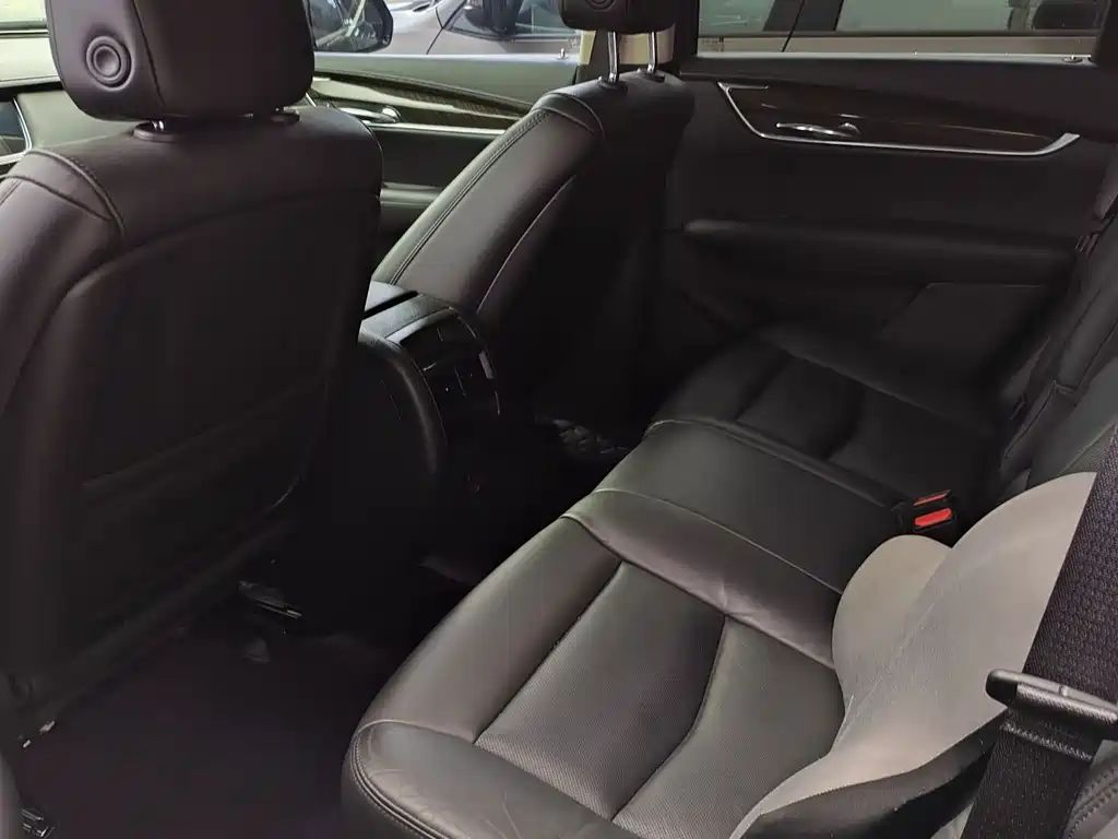 Cadillac XT5 — миниатюра 8